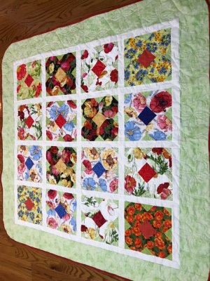 Dawn Griffin, Mae's Daisy Quilt, quilted by the Quilt Peddler